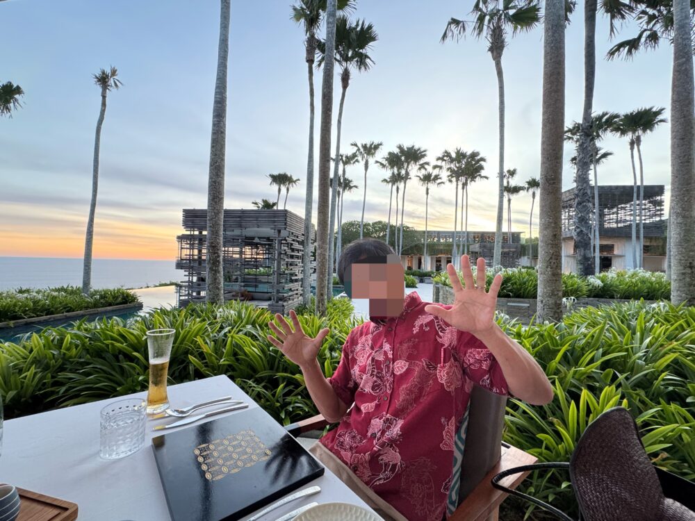 アリラーウルワツーレストランーシーアー夕食