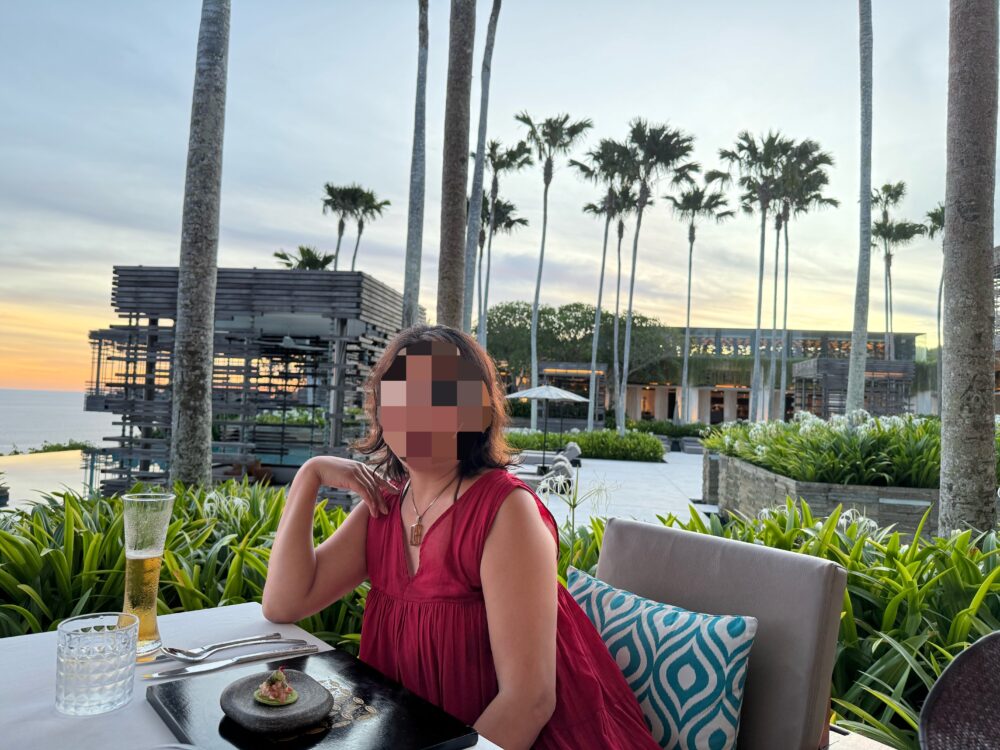 アリラーウルワツーレストランーシーアー夕食