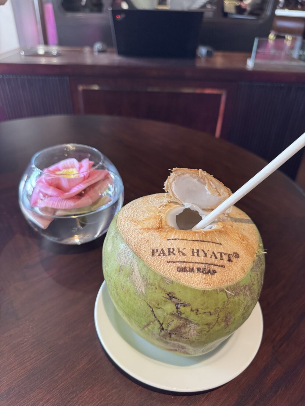 パークハイアットーシェムリアップーザ・リビングルームーチェックインーウェルカムドリンク