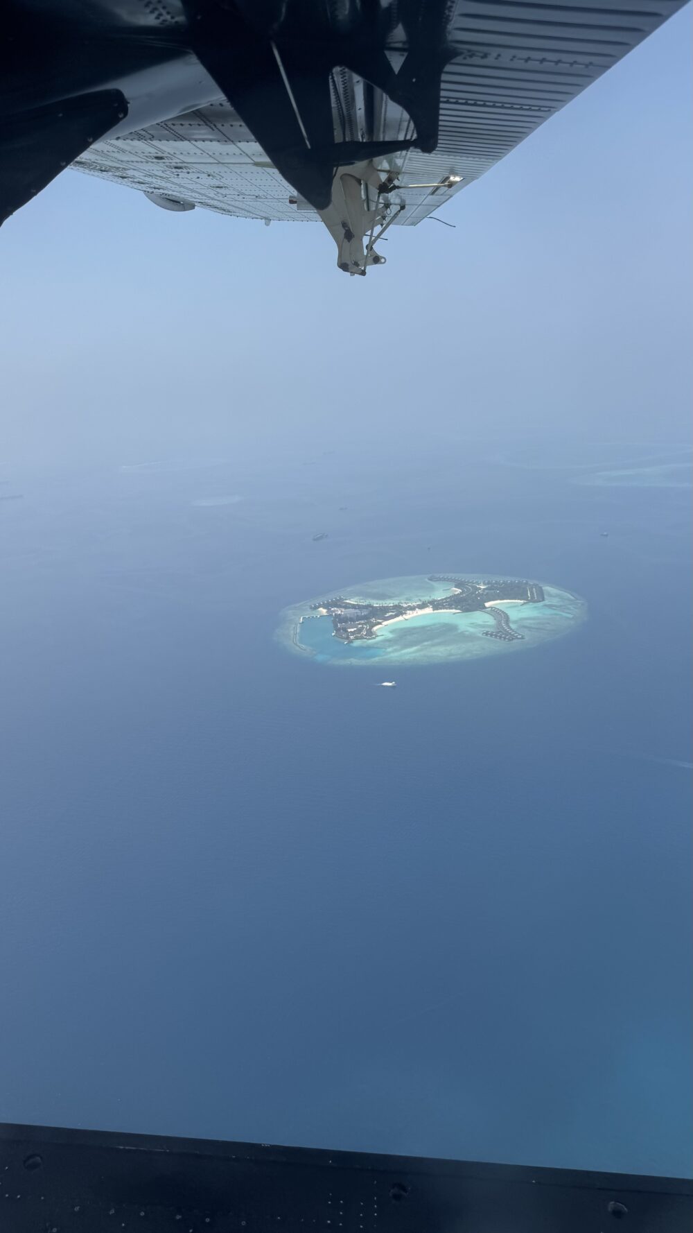 コンラッドーモルディブー水上飛行機